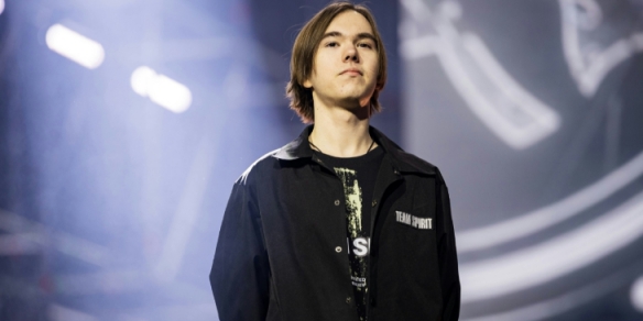 英雄联盟NEST2022参赛队员，有一线选手噢